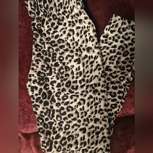 Animal print leggings